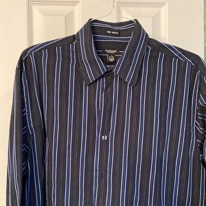VAN HEUSEN no iron blues striped lg. sleeve men’s shirt, size L like new. $8